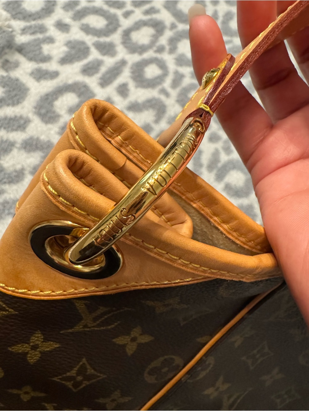 Louis Vuitton Galliera PM Monogram Shoulder Bag - Picture 9 of 13
